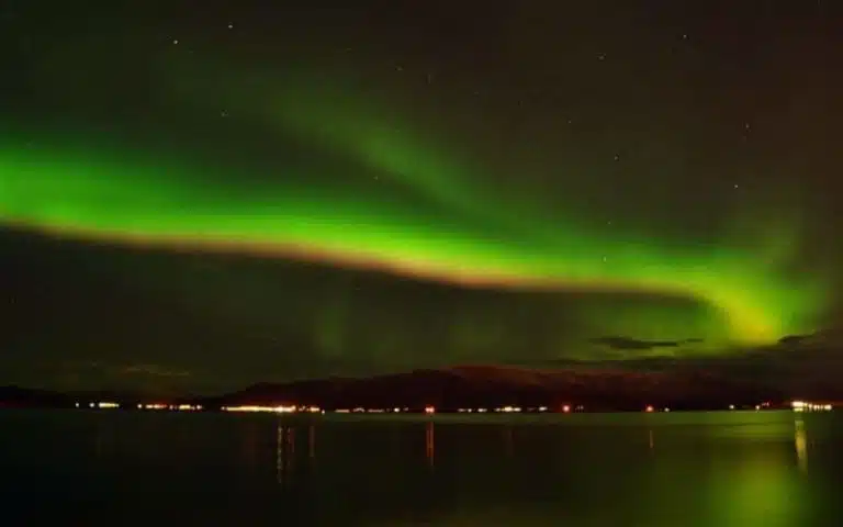 L’Islande illuminée par de magnifiques aurores boréales